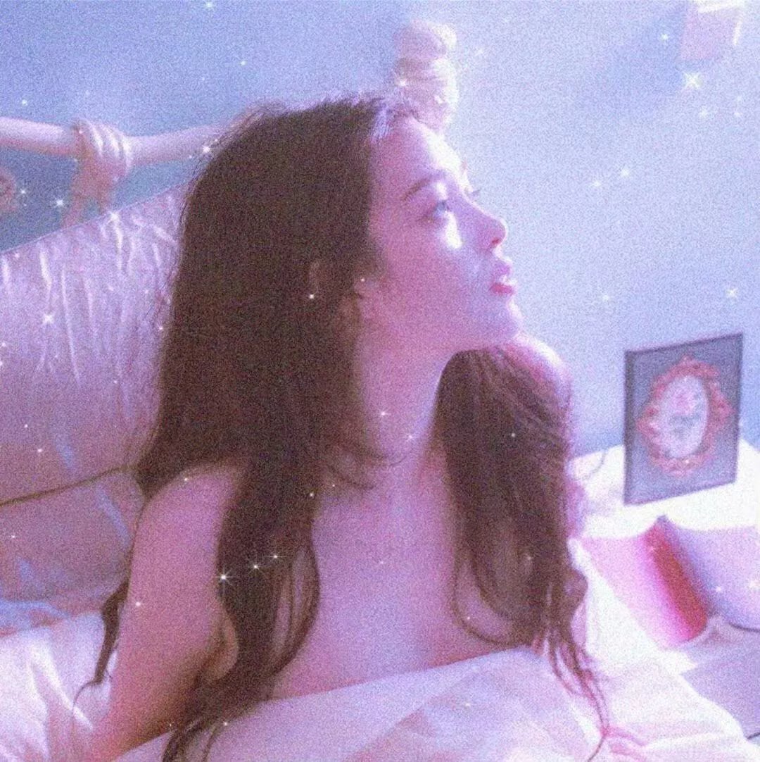 一个女王的少女时代 焦点图
